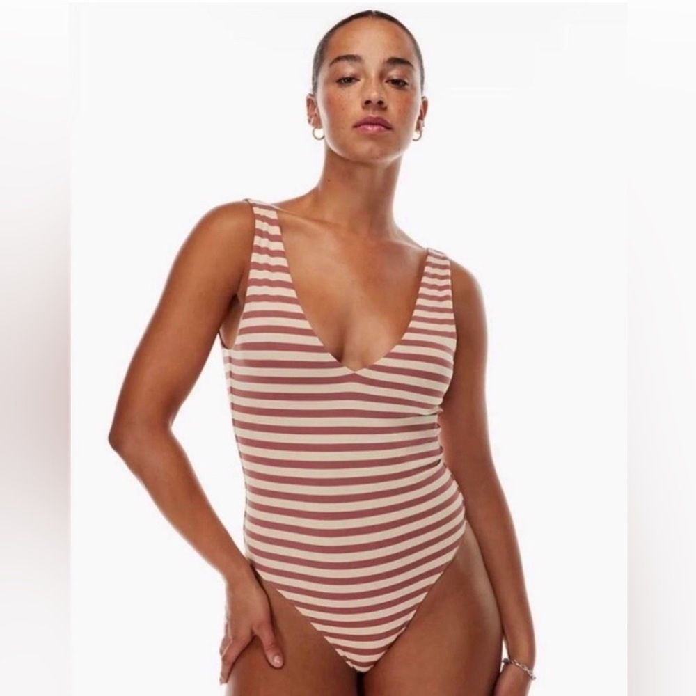 Babaton | Contour V-Neck Bodysuit